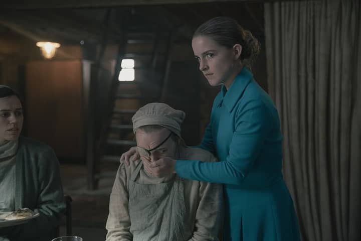 אסתר קיז נטפלת לג'אנין